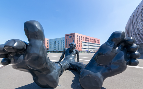 Big Foot s’installe sur le parvis